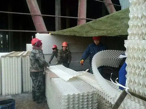 圓形冷卻塔冒白色霧氣的原因(冷卻塔的霧氣有沒有效