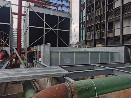 廣東冷卻塔維修閉式冷卻塔多雨時節要怎么維護(密閉式冷卻塔維修技術)