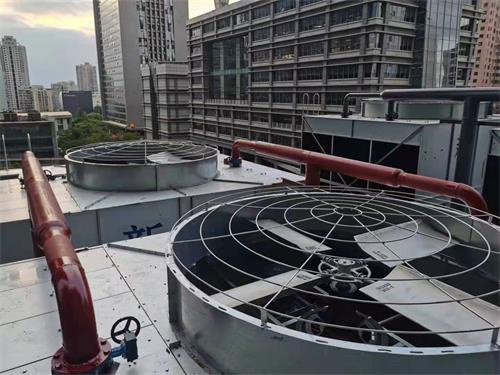 冷卻塔的特點及工作原理(冷卻塔的模板用什么材料做